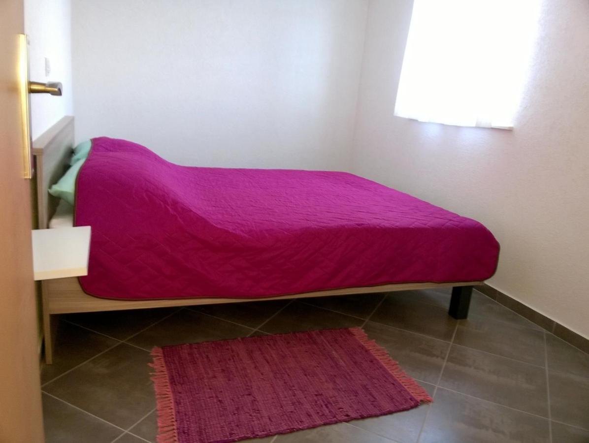 Apartman Seaside Secluded Cove Virak, Hvar - 12321 *